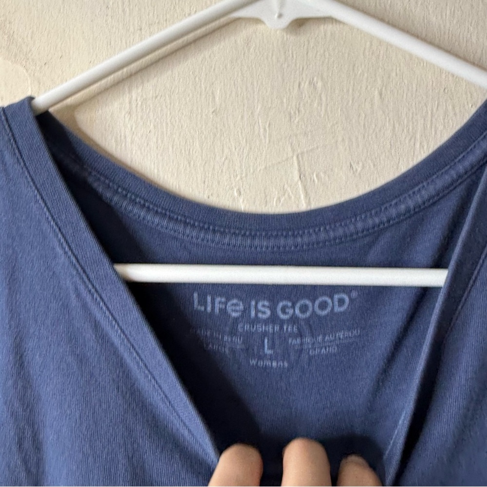 Life is Good Navy Blue Beach Chair Graphic Short Sleeve Tee T-shirt - Picture 3 of 6